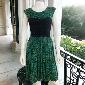 🧚🏻Anthropologie Black Green Smocked Bodice Stretchy Dress